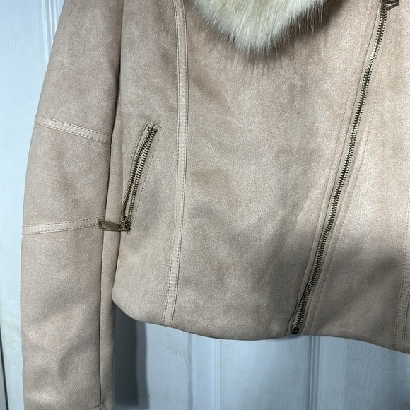 Le chateau  winter jacket with faux hair - Picture 3 of 5